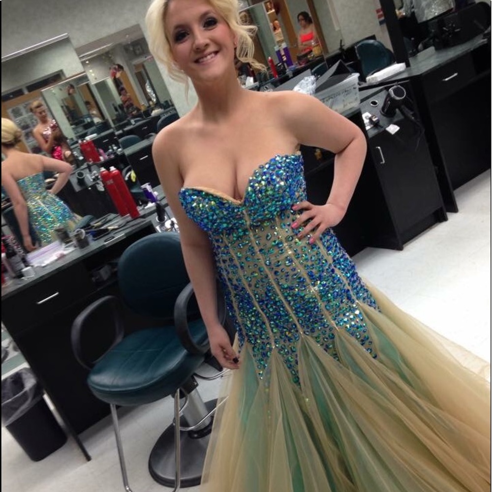 Sherri hill prom dress